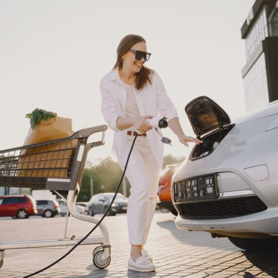 Gas vs Electric cars